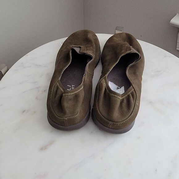 NWOT Vaneli Sport Khaki Green Slip on shoes - Picture 3 of 7